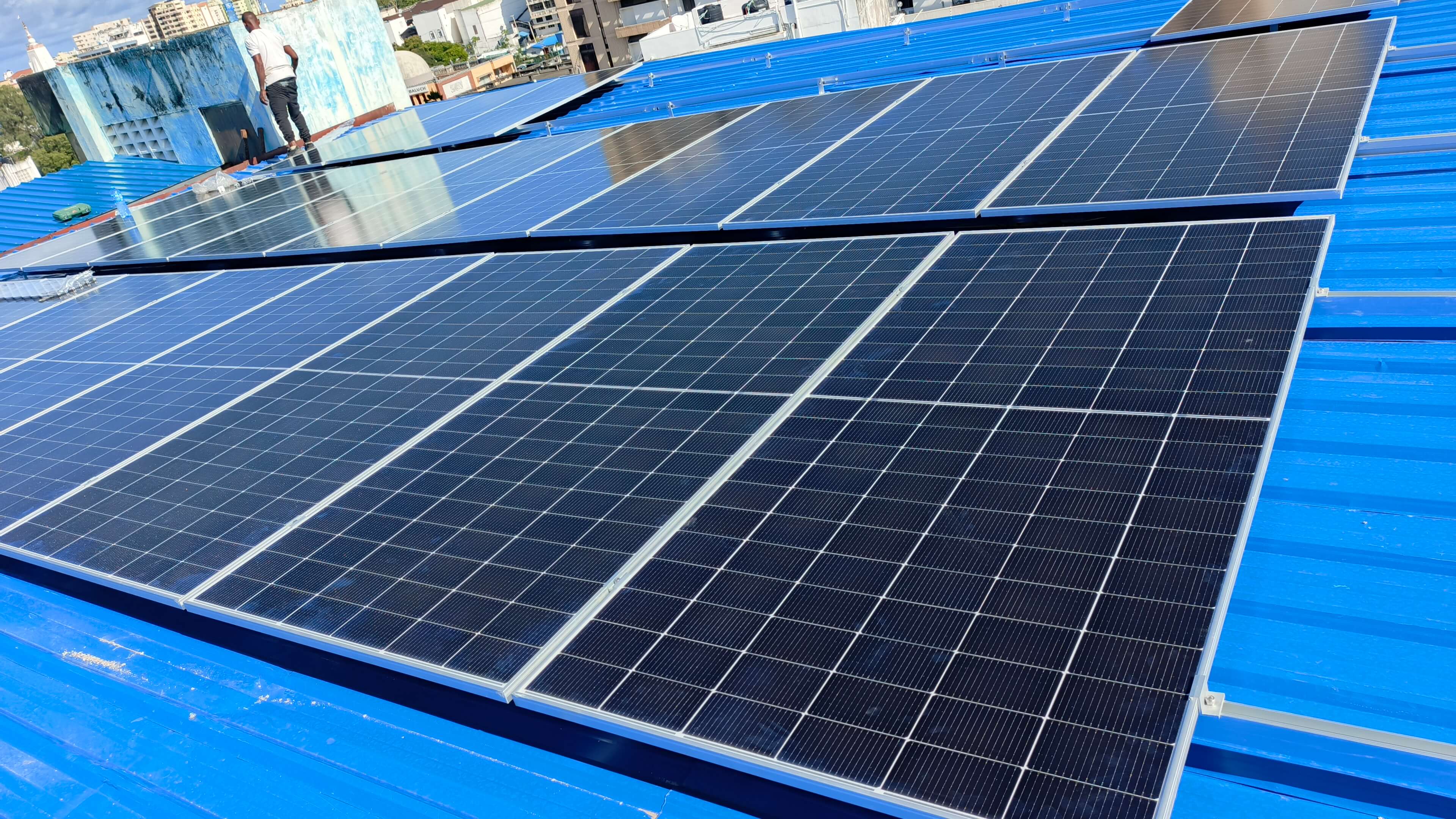 Family Bank – 24 kW Commercial Hybrid Solar System